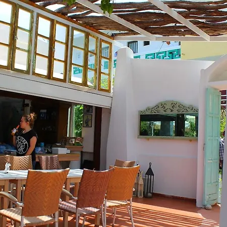Hermes Hotel *